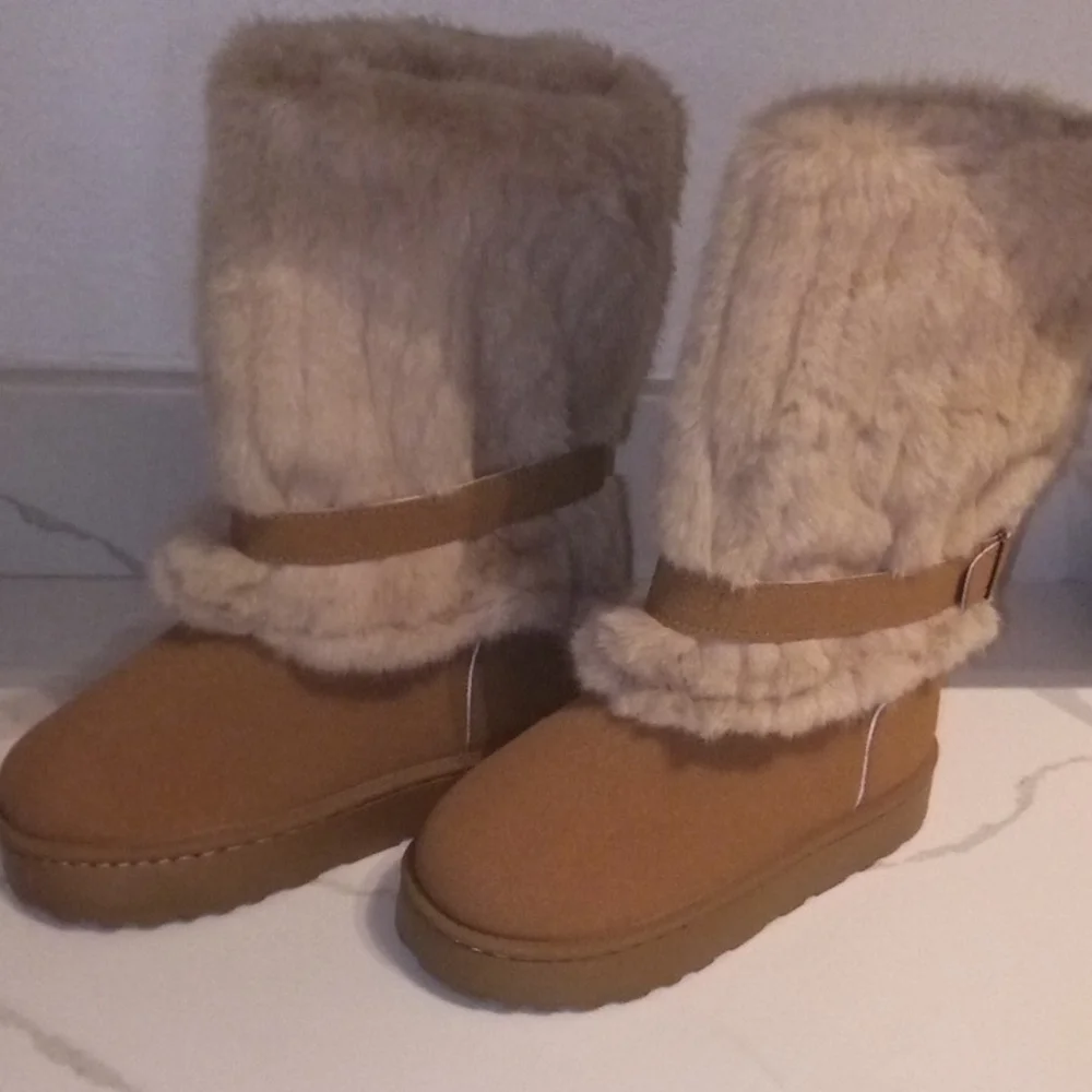 Cozy‎ Tan Fur-Lined Women's Boots